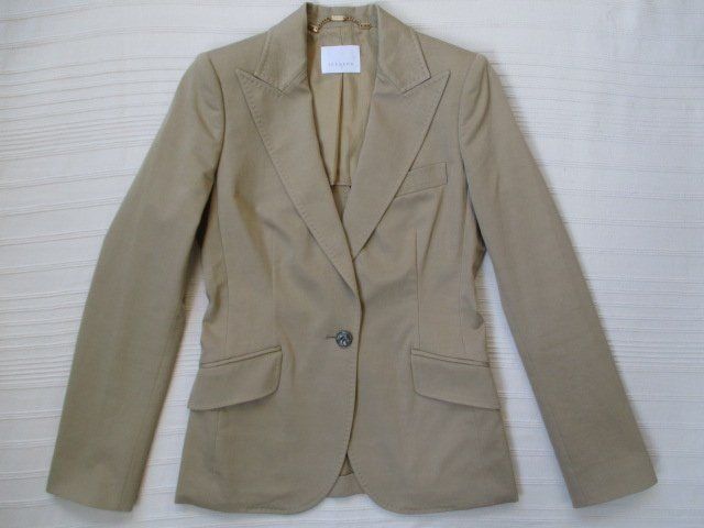 Iceberg Jacken: ICEBERG – beiger Blazer Jacke IT 42 – Gebraucht aus Wetzikon ZH von icewear
