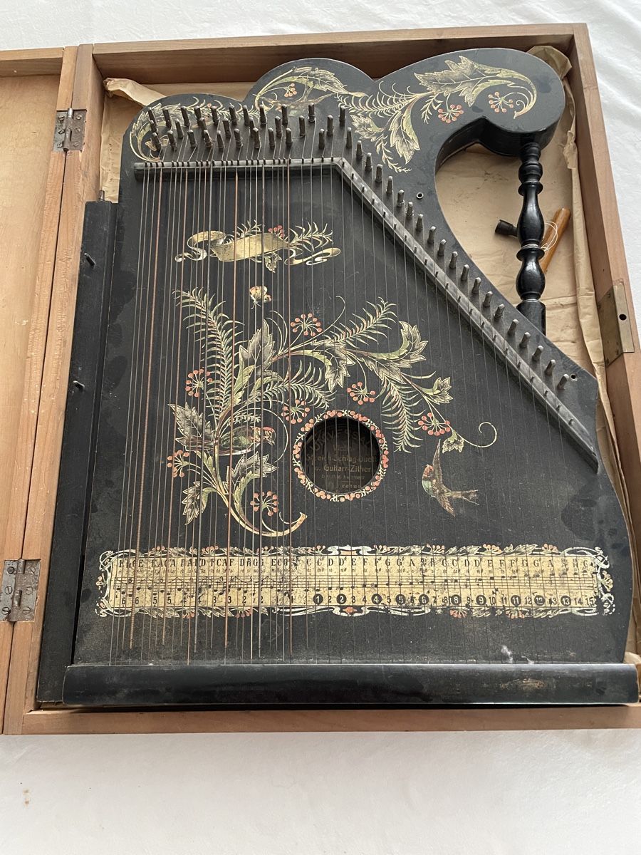 Musikinstrumente: Zither – Gebraucht aus Chur von Tobina
