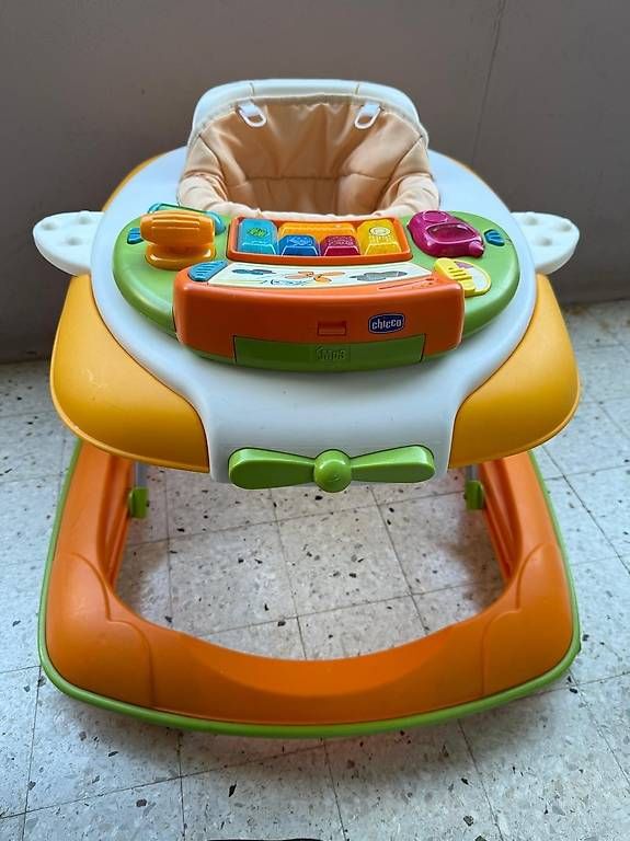 Spielzeuge: Trotteur bébé Chicco Musical avec jouets interactifs - Bon é – Gebraucht aus Genève von dre_gk92 2