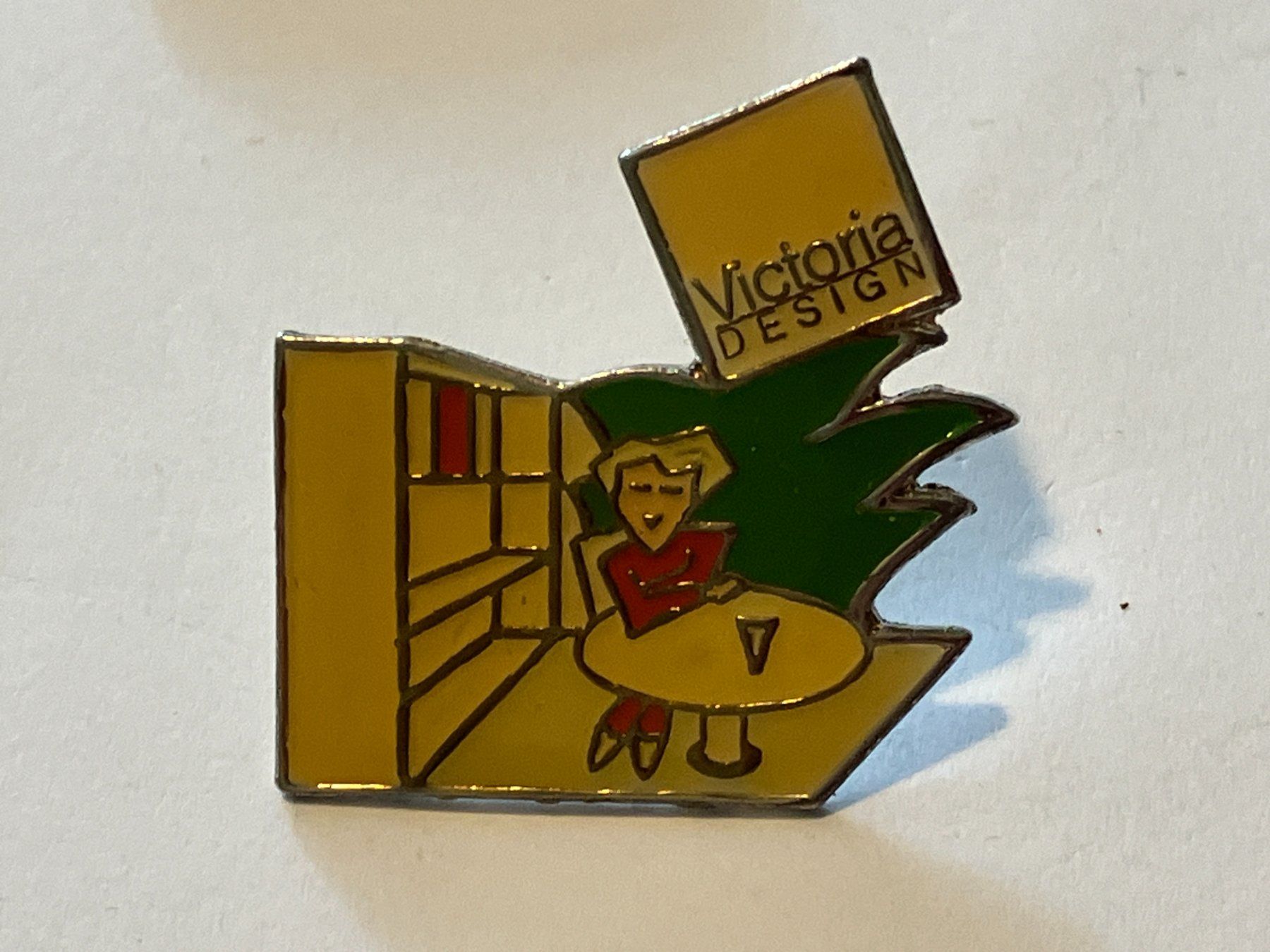 Placchette & Badge: 1 Pin Victoria Design – Usato da Basel venduto da djwwpp