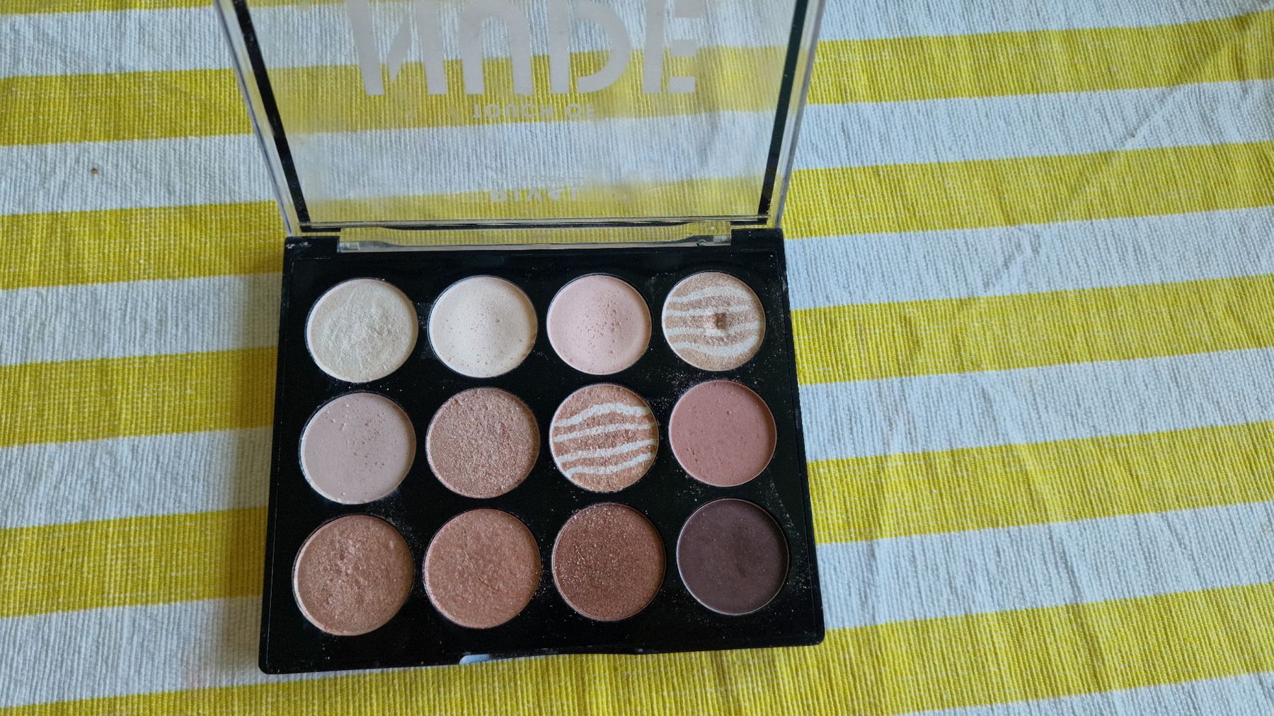Make-up: Rival de Loop Eyeshadow Palette – Gebraucht aus Horgen von Happi76