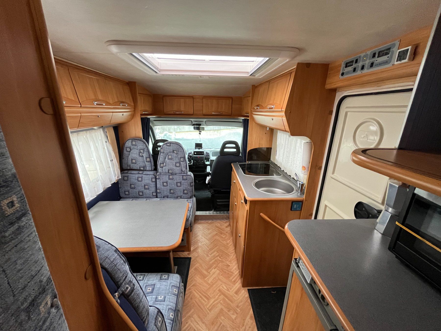 Fiat Veicoli da campeggio: Fiat Ducato, Wohnmobil, Camper, Adria – Usato da Zweisimmen venduto da Akira-2017 6