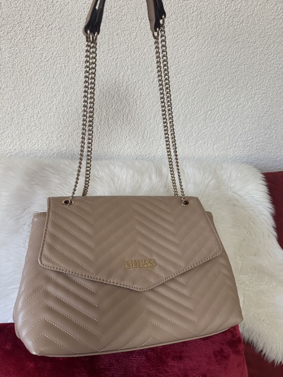 Guess Altro in  Abbigliamento & Accessori: Sac Bourdelière – Usato da Choëx venduto da nad_x9m5 1