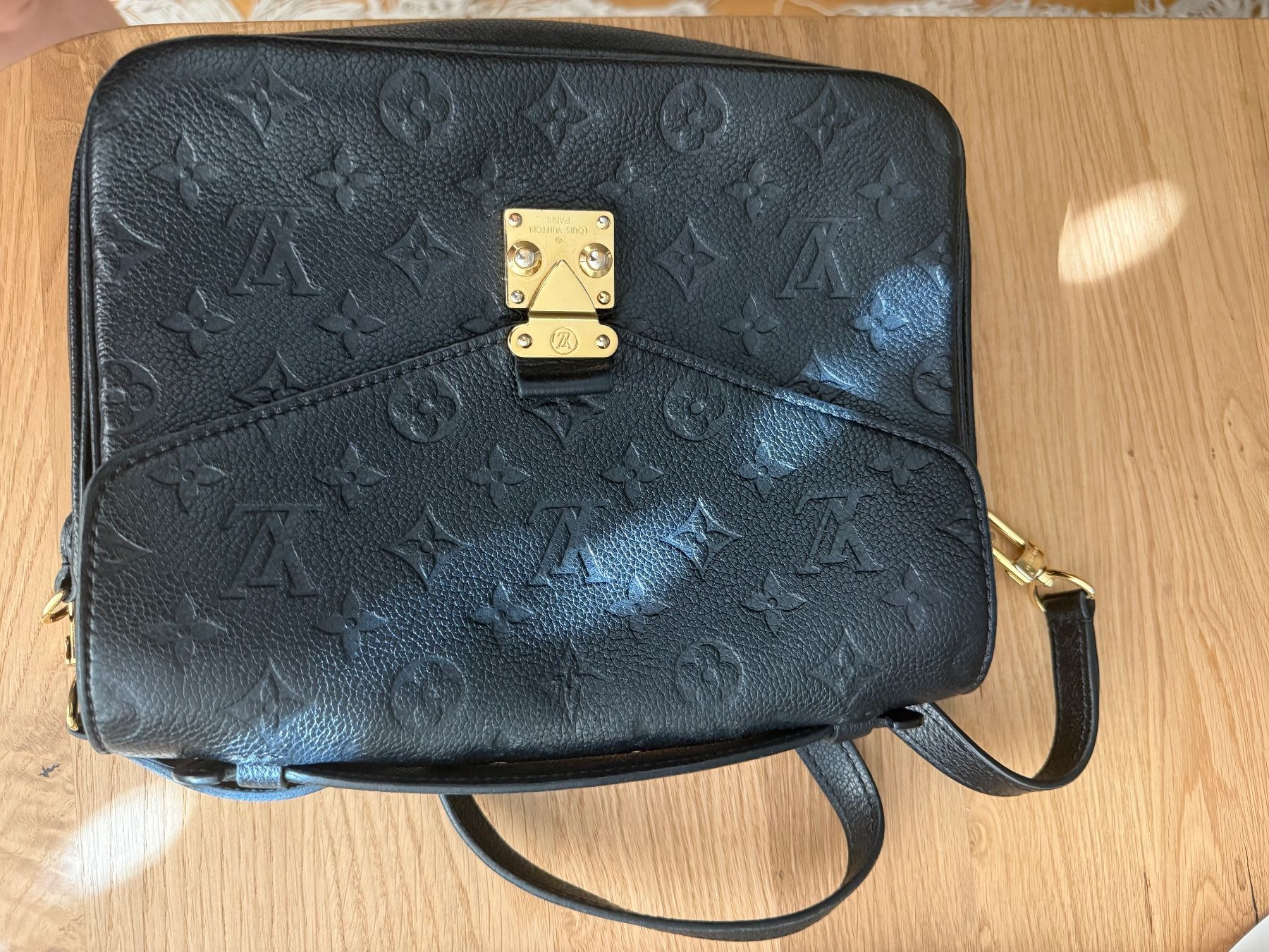 Louis Vuitton Taschen für Damen: Louis Vuitton Tasche mit Original Kaufbeleg – Gebraucht aus Basel von can_8scr