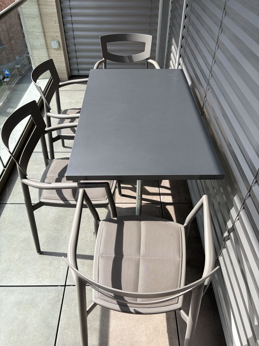 Schaffner Set di tavolo e panche: Schaffner Balcony Table & 4 Chairs Set - Great for Summe – Usato da Lugano venduto da ter_rk9p 4