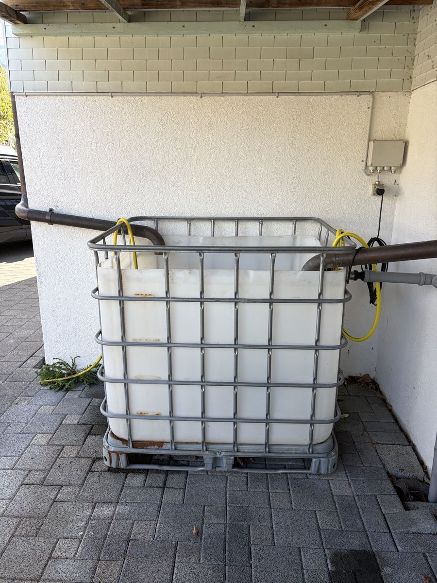 Abbeveratoi e trogoli: Regenwassertank IBC Container 1000 Liter – Usato da Sarnen venduto da dav_zr9f