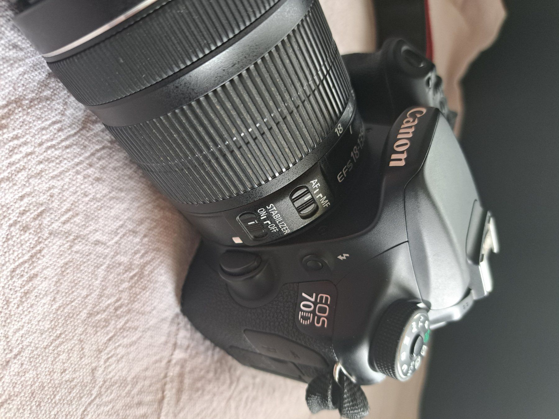 Canon Fotocamera: Canon EOS 70D 20.2MP DSLR - 18-135MM ZOOM LENS - CAMERA BAG – Usato da Lausanne venduto da Sunny_tape 2