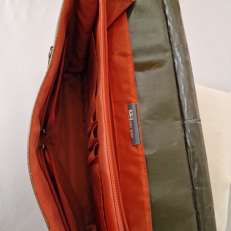 Borsa In Pelle Hunter Learichi: La Compagna Perfetta Per L'uomo Moderno, Tra Natura E Lavoro - 5