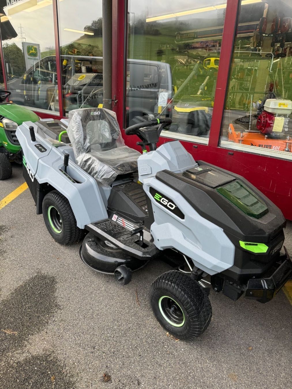Ego Tagliaerba: EGO Rasentraktor TR3801E-B NEU – Nuovo (secondo la descrizione) da Zäziwil venduto da Motorgeraete