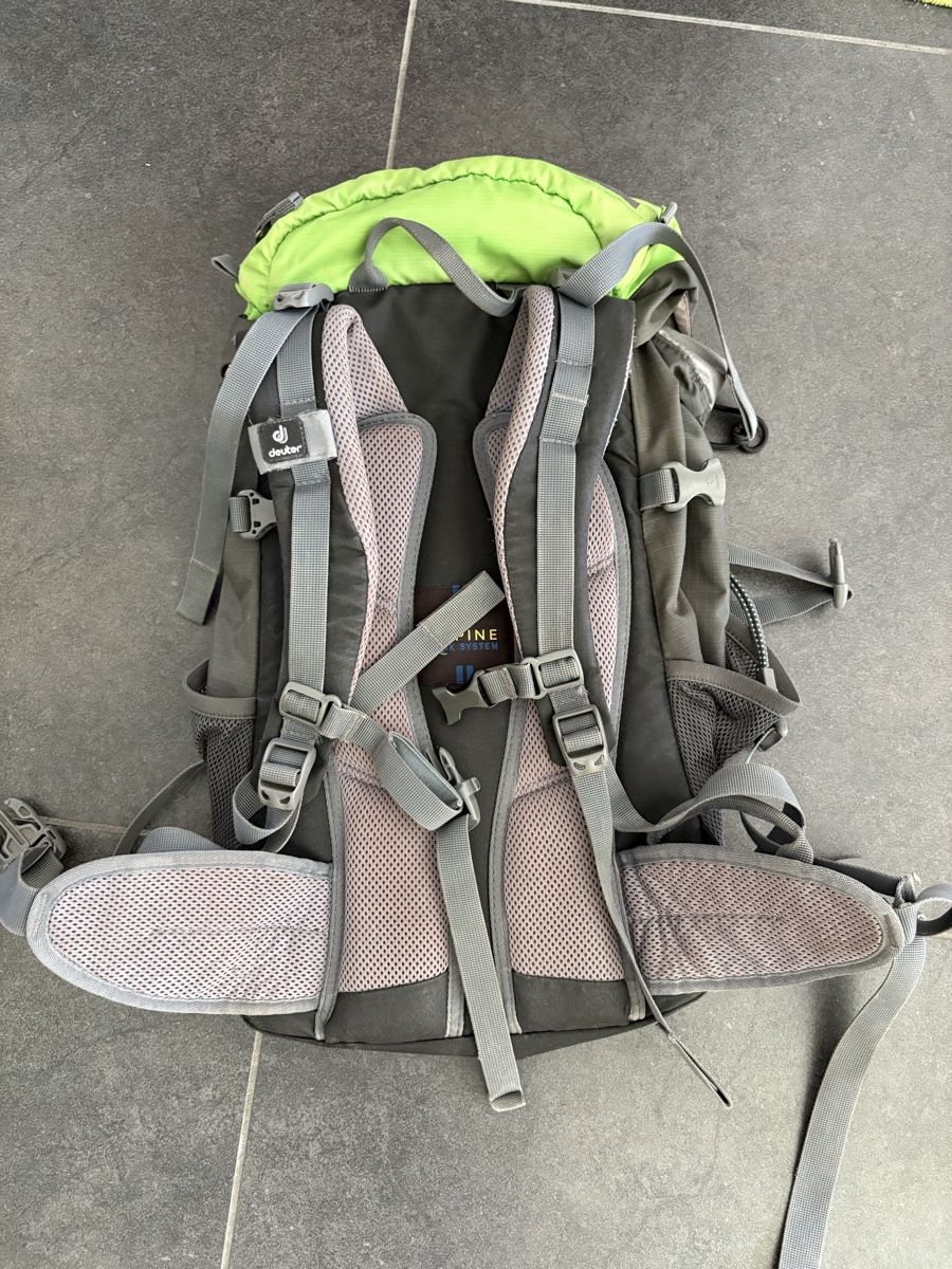 Deuter Sacs & sacs à dos: Rucksack Deuter Climber Alpine Back System H2O  – D'occasion à Binz par Pitchou76 1