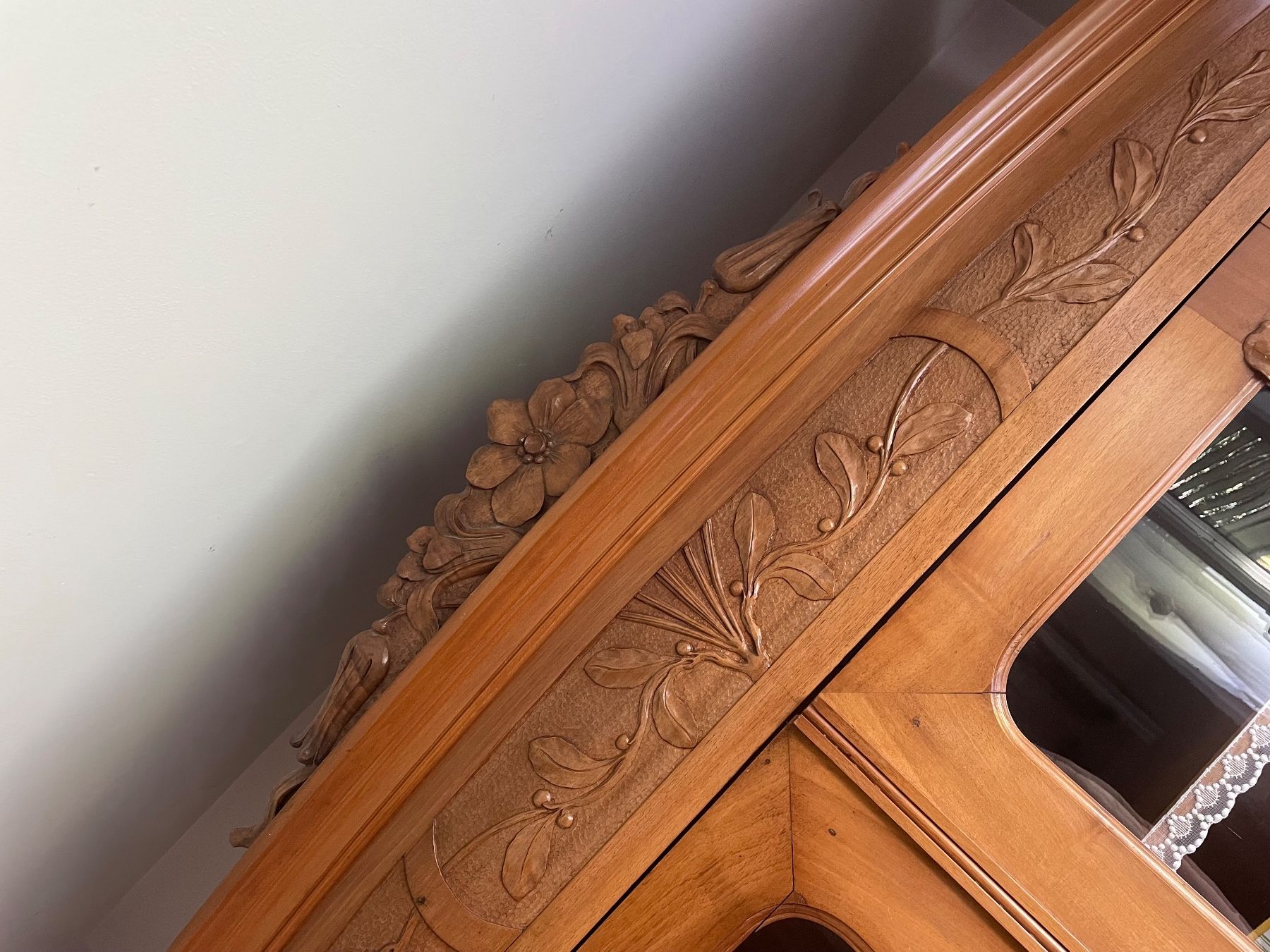 Vetrine: Jugendstil Vitrine – Usato da Engwilen venduto da Antitram4 3