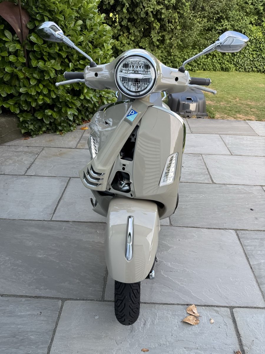 Vespa Scooter: Unfall Piaggio Vespa GTS 310 E5+ , beige, 119km – Difettoso da Appenzell venduto da M-Power07 6