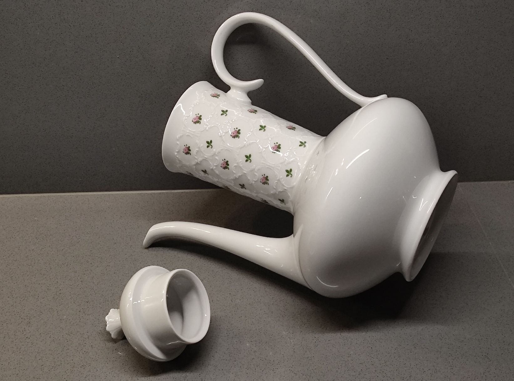 Teekannen: Elegante TEE - Kanne/ SUISSE LANGENTHAL D – Neu (gemäss Beschreibung) aus Minusio von Todesca 1