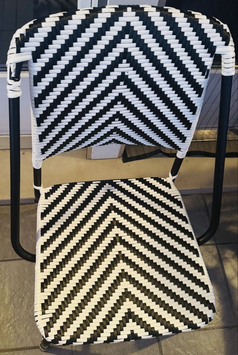 Sedie: Sedia da esterno intrecciata a zig-zag nero bianco – Usato da Volketswil venduto da mau_9pxs 1
