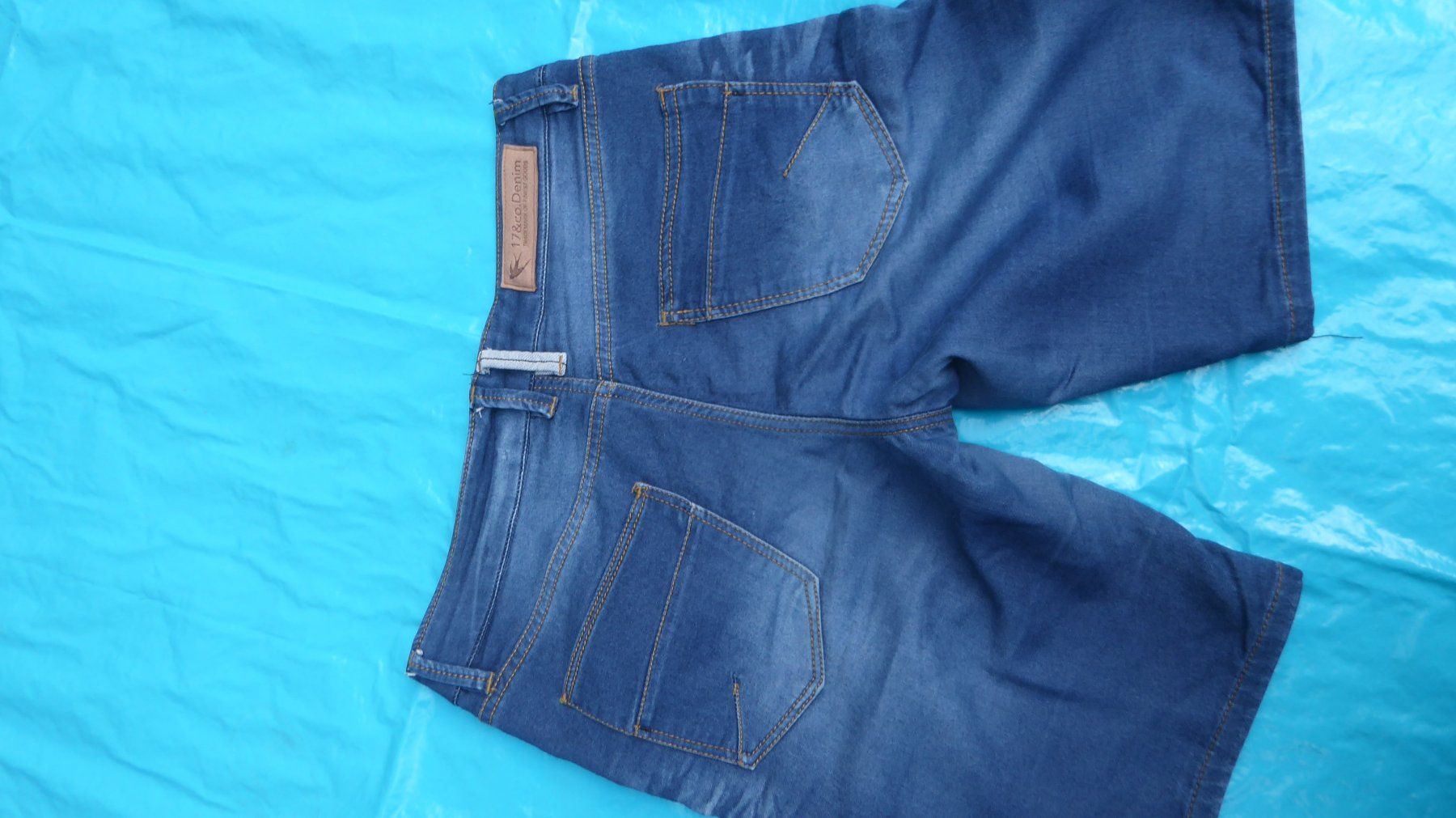 Jeans: Jeans kurze Hose 17&co Gr 38 Bund 40cm – Gebraucht aus Sargans von Benziner 4