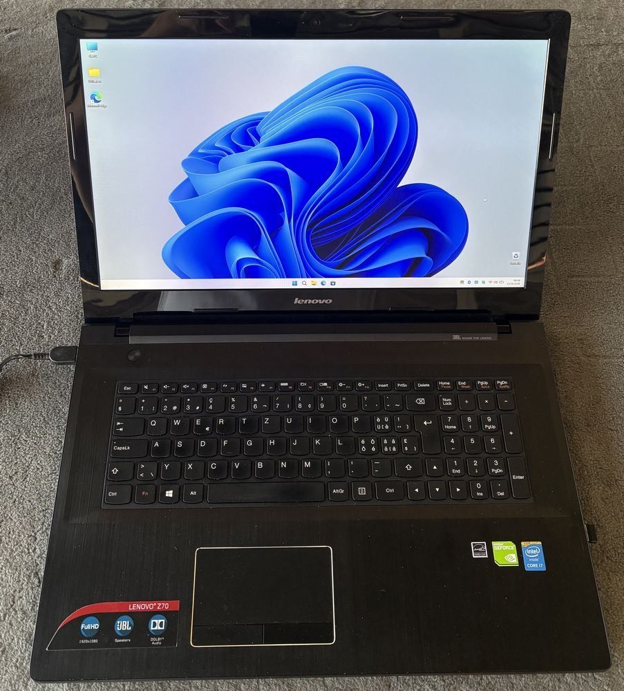 Lenovo Notebook: Ordinateur portable 17.3'' - Windows 11 - i7 - 8Go - 1To – Usato da Lausanne venduto da Enetg