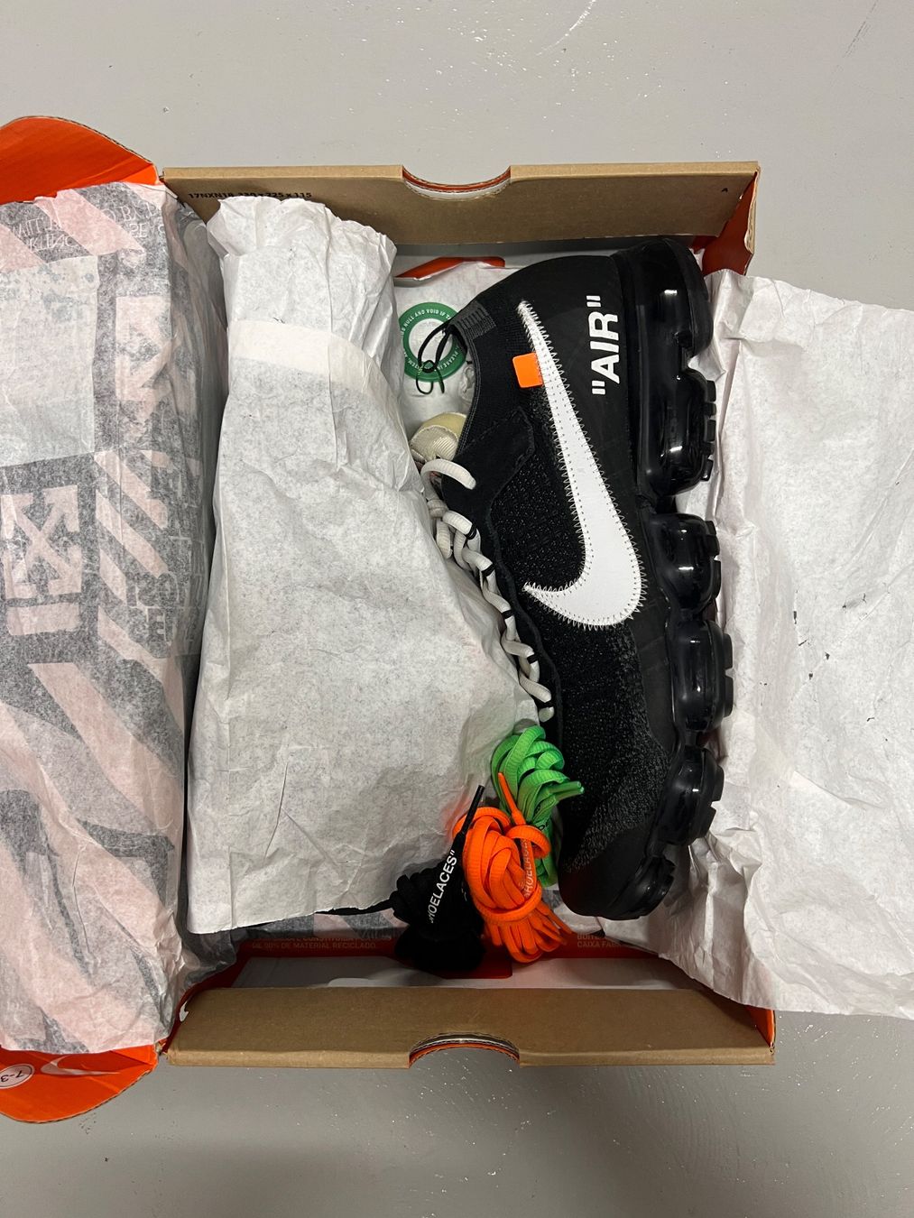 Nike Scarpe da uomo: Air VaporMax Off-White - EU 45.5 – Nuovo e nell'imballaggio originale da Bern venduto da ElevenFive 1