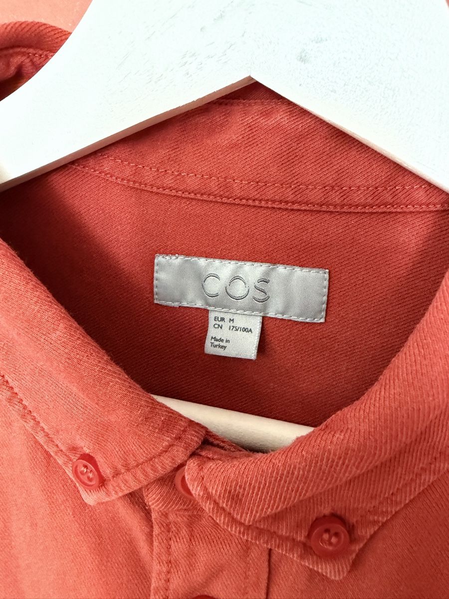 Cos Camicie: COS - Vibrand Red Shirt – Usato da Zürich venduto da valentin.abend 3