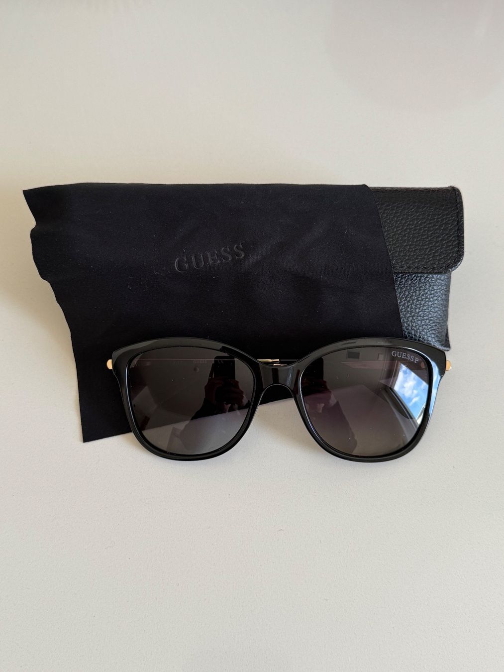 Guess Occhiali & Lenti: Guess Sonnenbrille schwarz – Usato da Zürich venduto da sel_w5sd 6