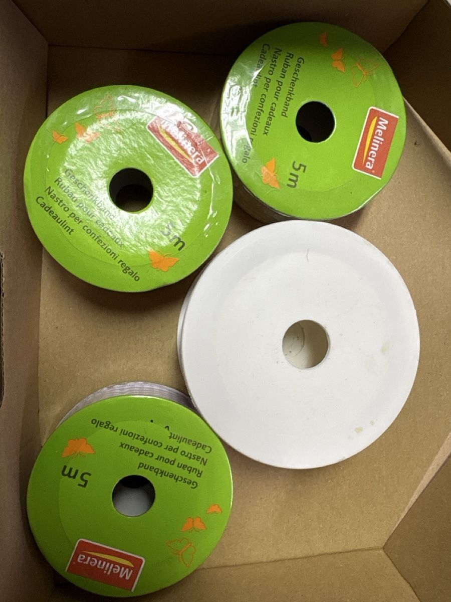 Nastri decorativi: Geschenkband ca 20 m original verpackt – Nuovo e nell'imballaggio originale da Grenchen venduto da nethy 1