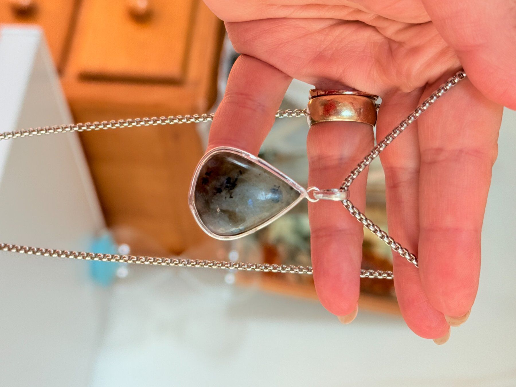 Catenine: Collier Labradorite naturelle – Nuovo e nell'imballaggio originale da Genève venduto da AGBERG 7