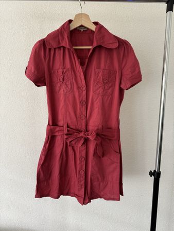 Leichtes rotes Kleid, S
