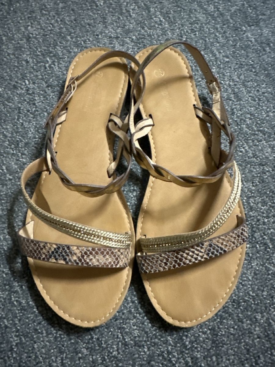 Graceland Scarpe da donna: Sandalen Graceland Gr 40 – Nuovo (secondo la descrizione) da Baltschieder venduto da YmroBe