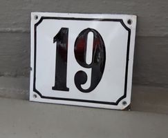 Hausnummer 19