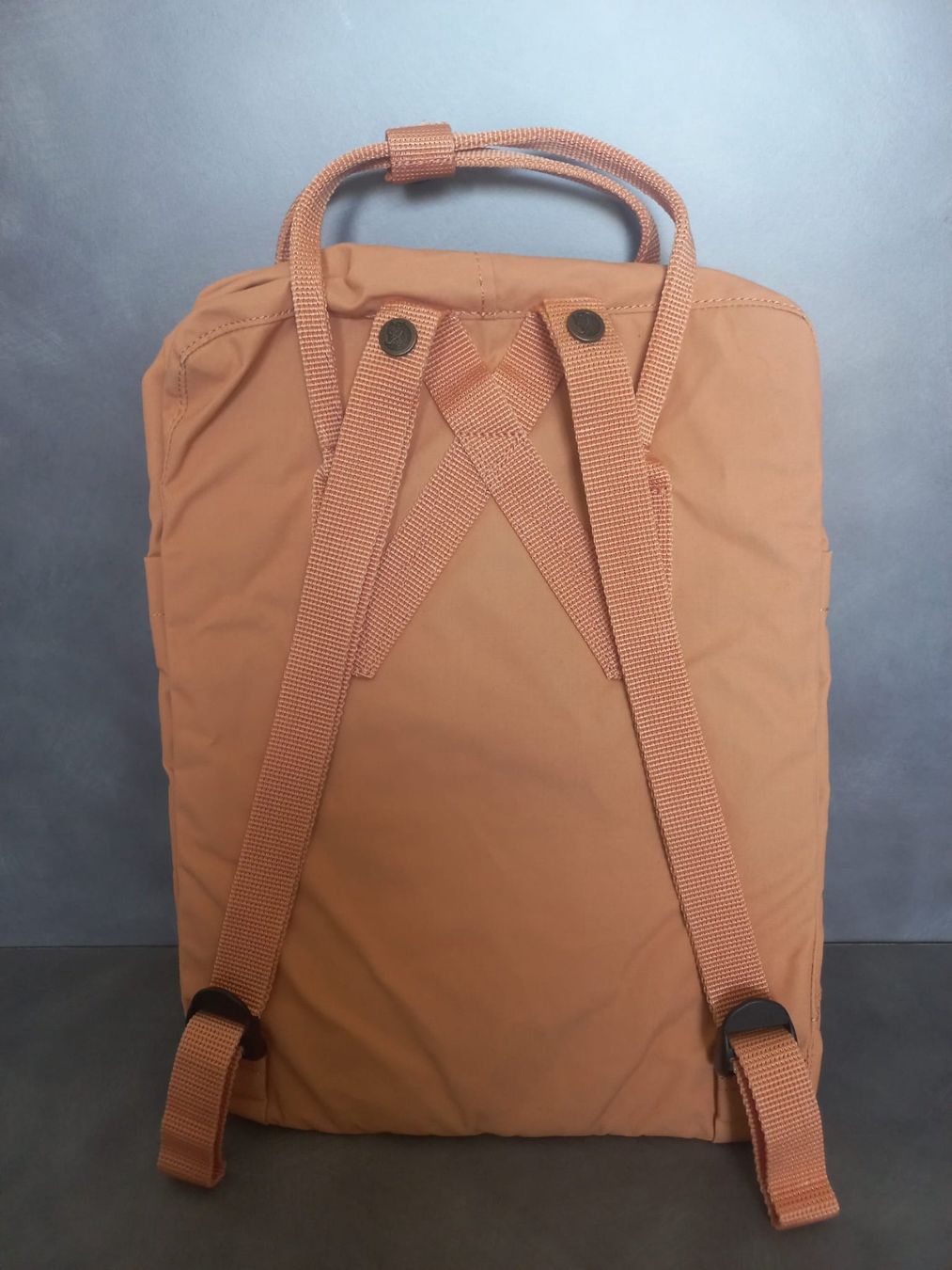 Fjällräven Zaini: Fjällräven Kånken 16L – Difettoso da Collonges-sous-Salève venduto da MERLE385 1