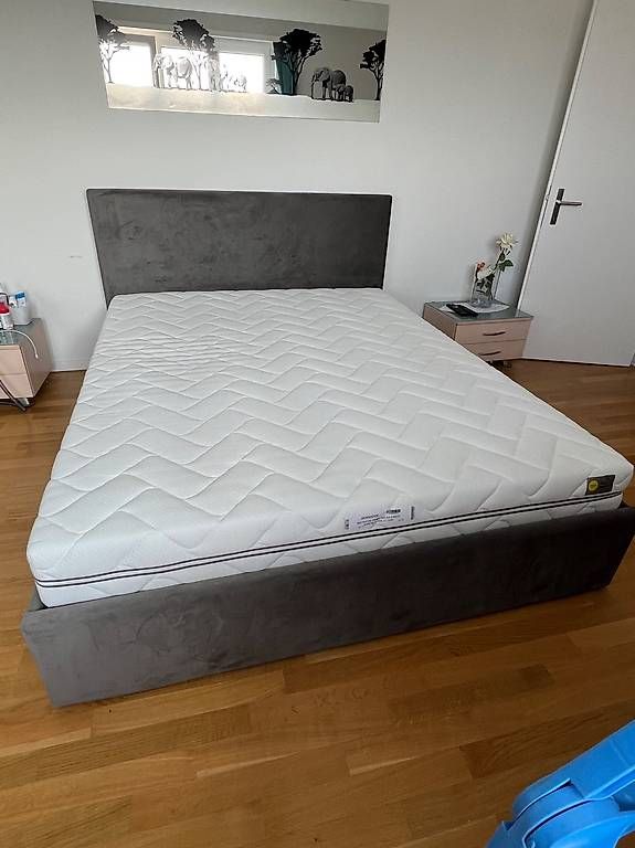 Betten: Polsterbett Anthrazit 160x200cm – Gebraucht aus Uster von sattelschlepper01