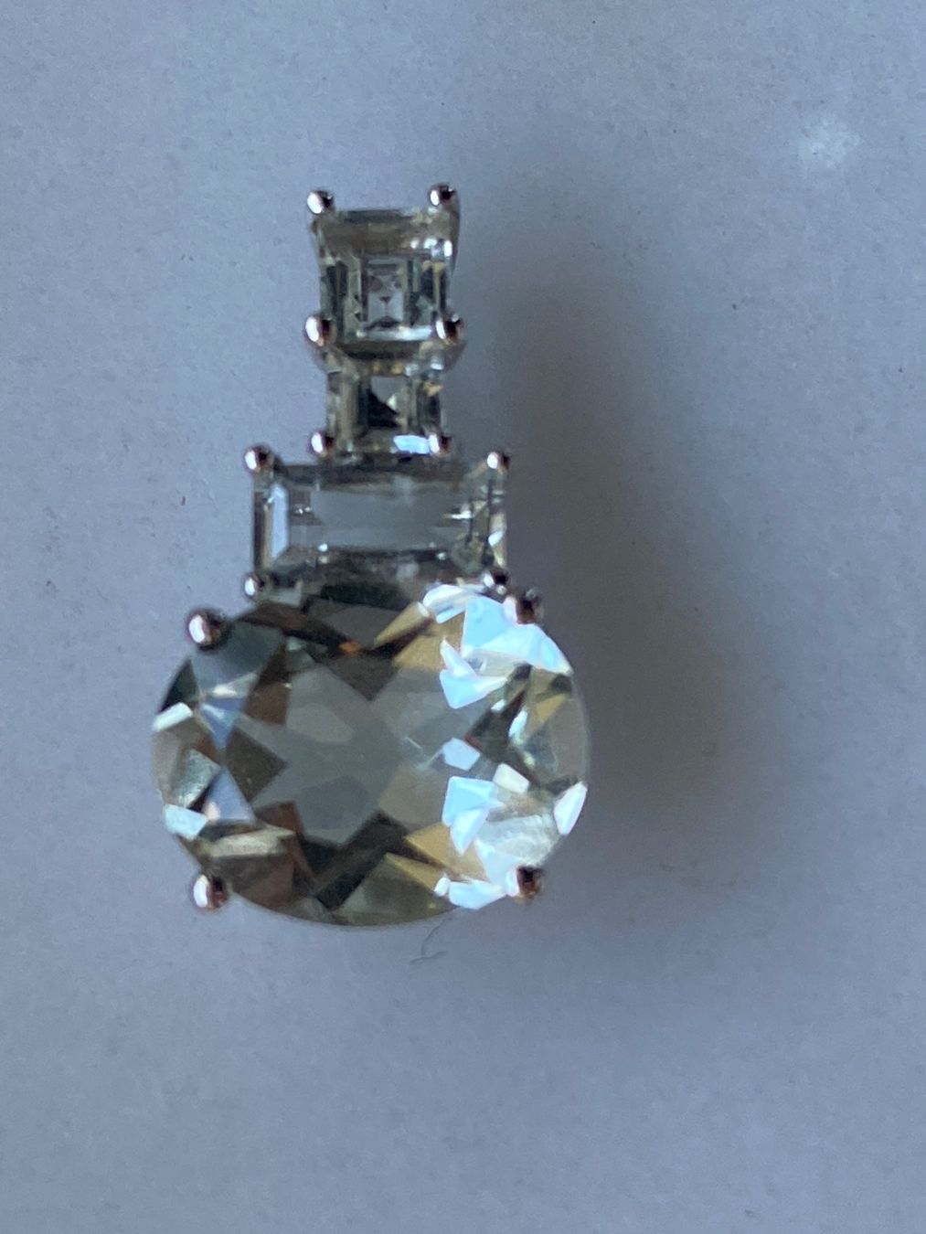 Ciondoli: Gold Anhänger amethyst hell grün – Nuovo (secondo la descrizione) da Liestal venduto da marieugenia