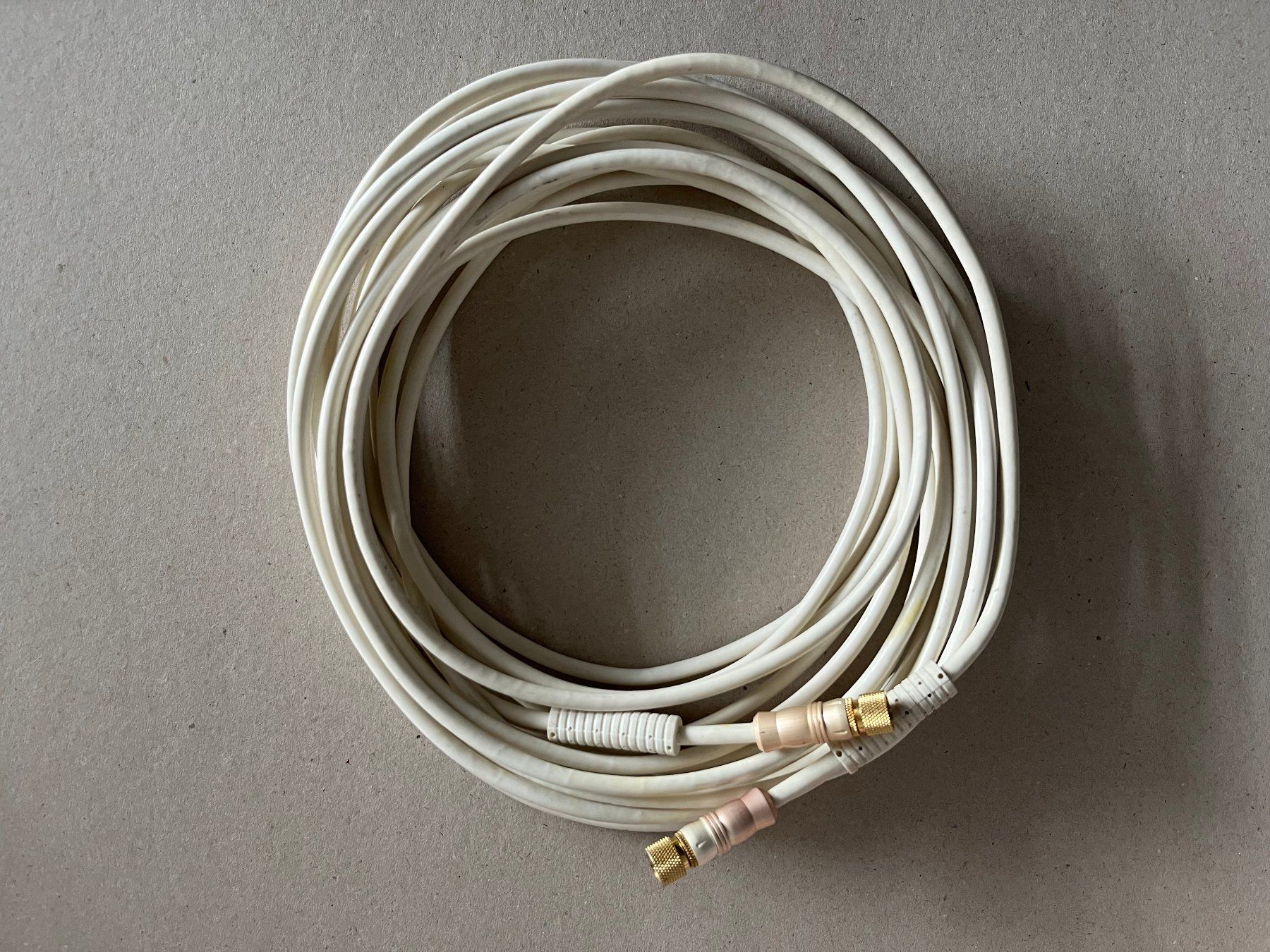 Câbles: Kabel für Satellitenempfänger – D'occasion à Winterthur par tbuyer