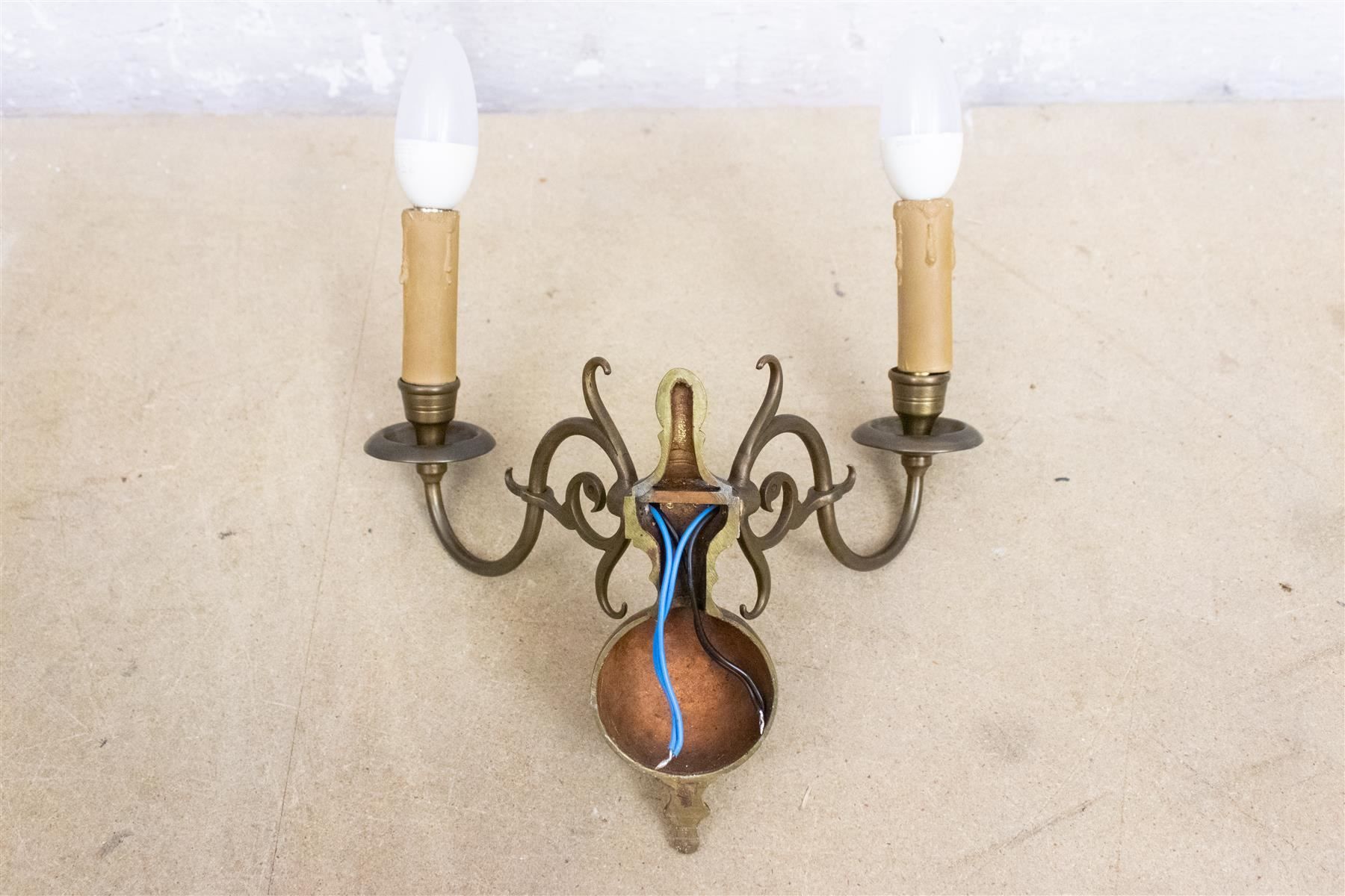 Lampade: 2-strahlige Wandleuchte / Wandlampe – Usato da Zürich venduto da ZuercherBrockenhaus 3