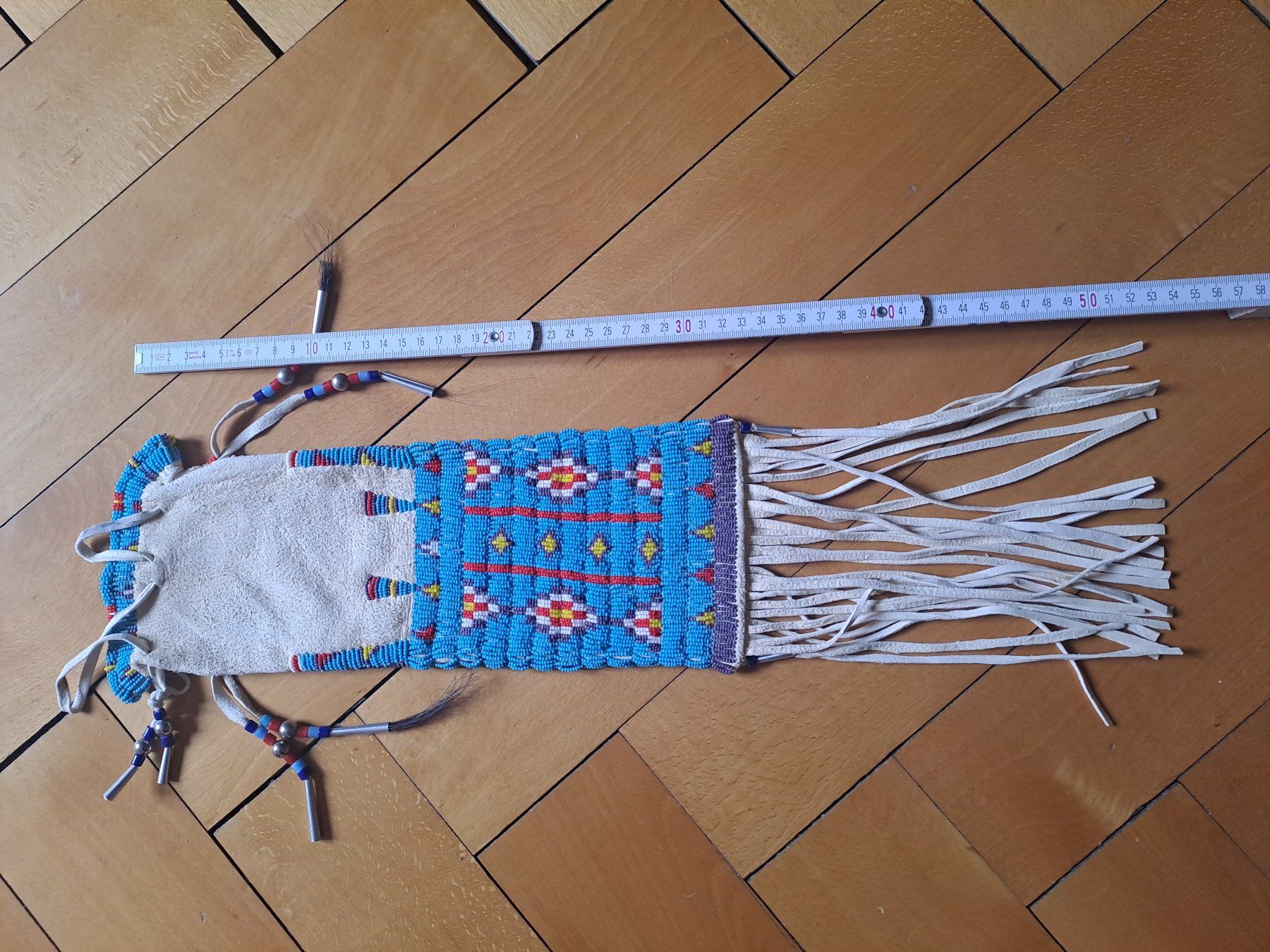 Perle (finte): NATIVE CHEYENNE PIPE-BAG  PERLES – Usato da LAUSANNE venduto da KWEW 2