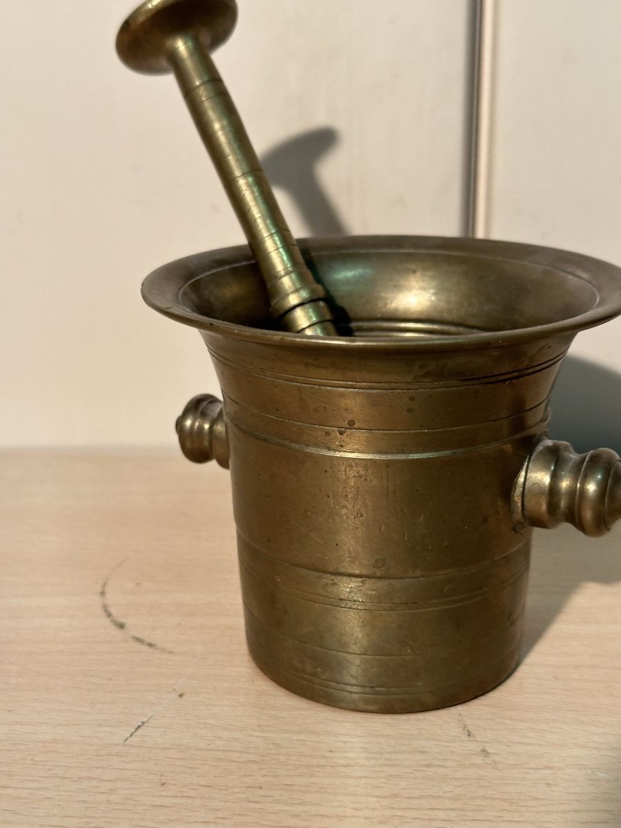 Sonstiges für das Kochen & Backen: Mortier et pilon anciens en laiton – Gebraucht aus Lausanne von artnouveau04