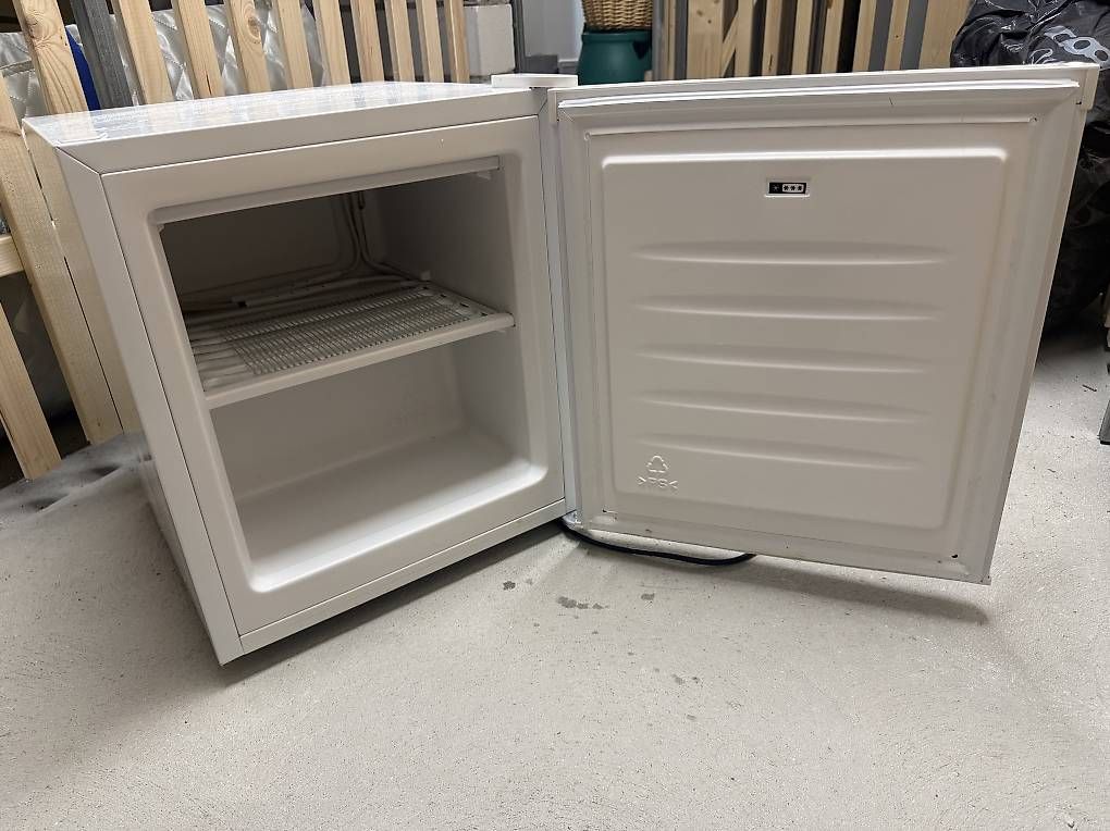 Congelatori: Gefrierschrank Kibernetik 32L – Usato da Niederweningen venduto da ScaredyCat 2