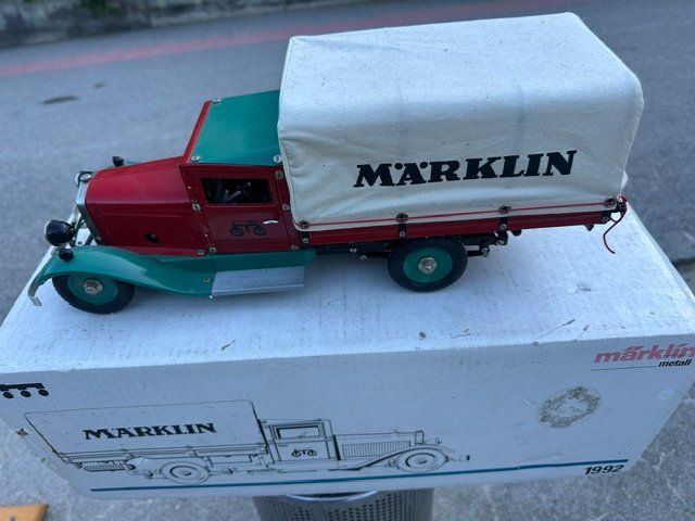 Märklin Kits de montage: MARKLIN CAMION 1992 LIMITATO – Neuf avec emballage d'origine à Davesco-Soragno par cap_67b9 2