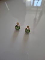 Clous d'oreilles vert lime