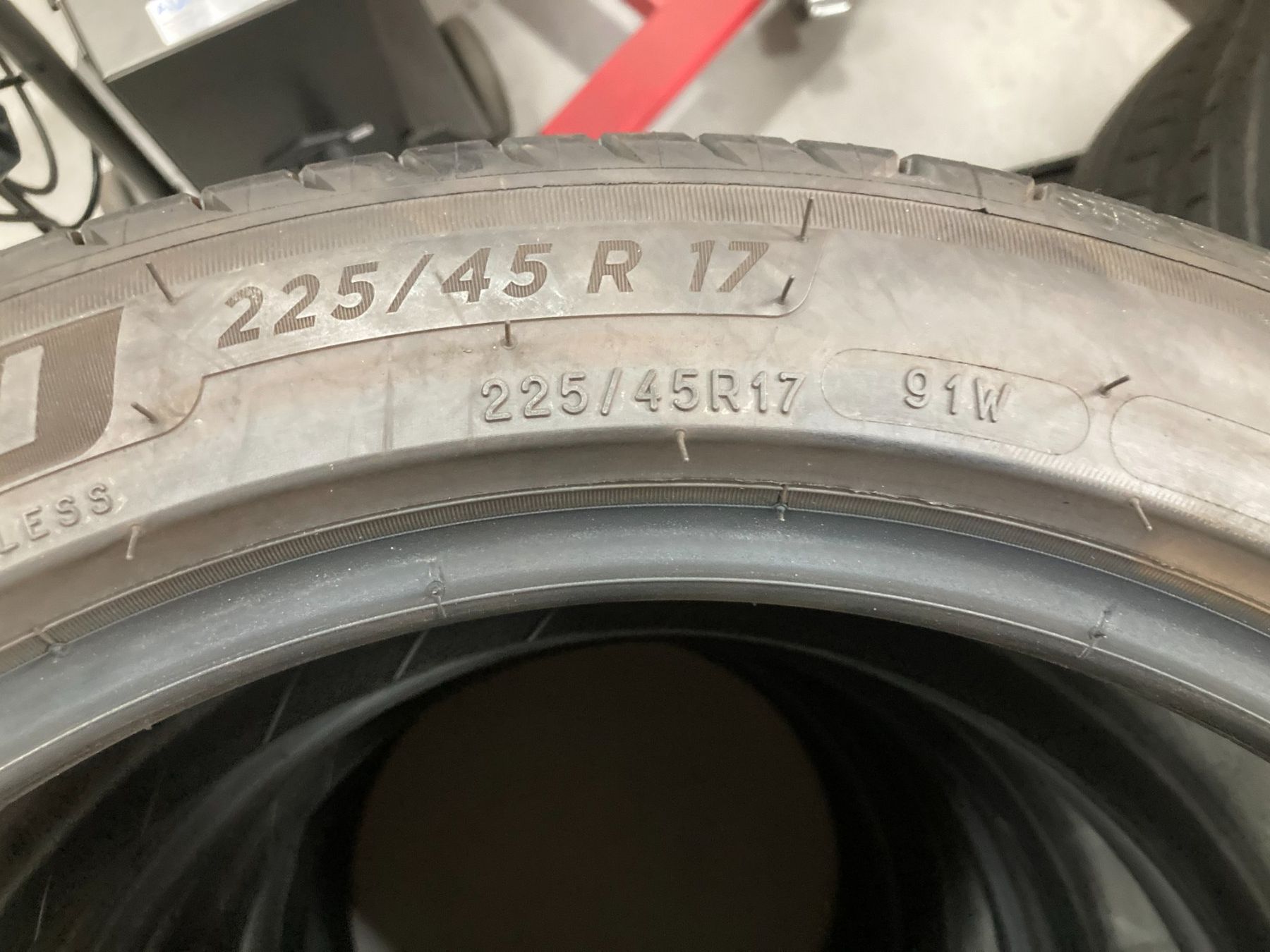Michelin Pneumatici & Ruote complete: 225/45R17 Michelin Sommerpneu – Usato da Cham venduto da Cham6332 2