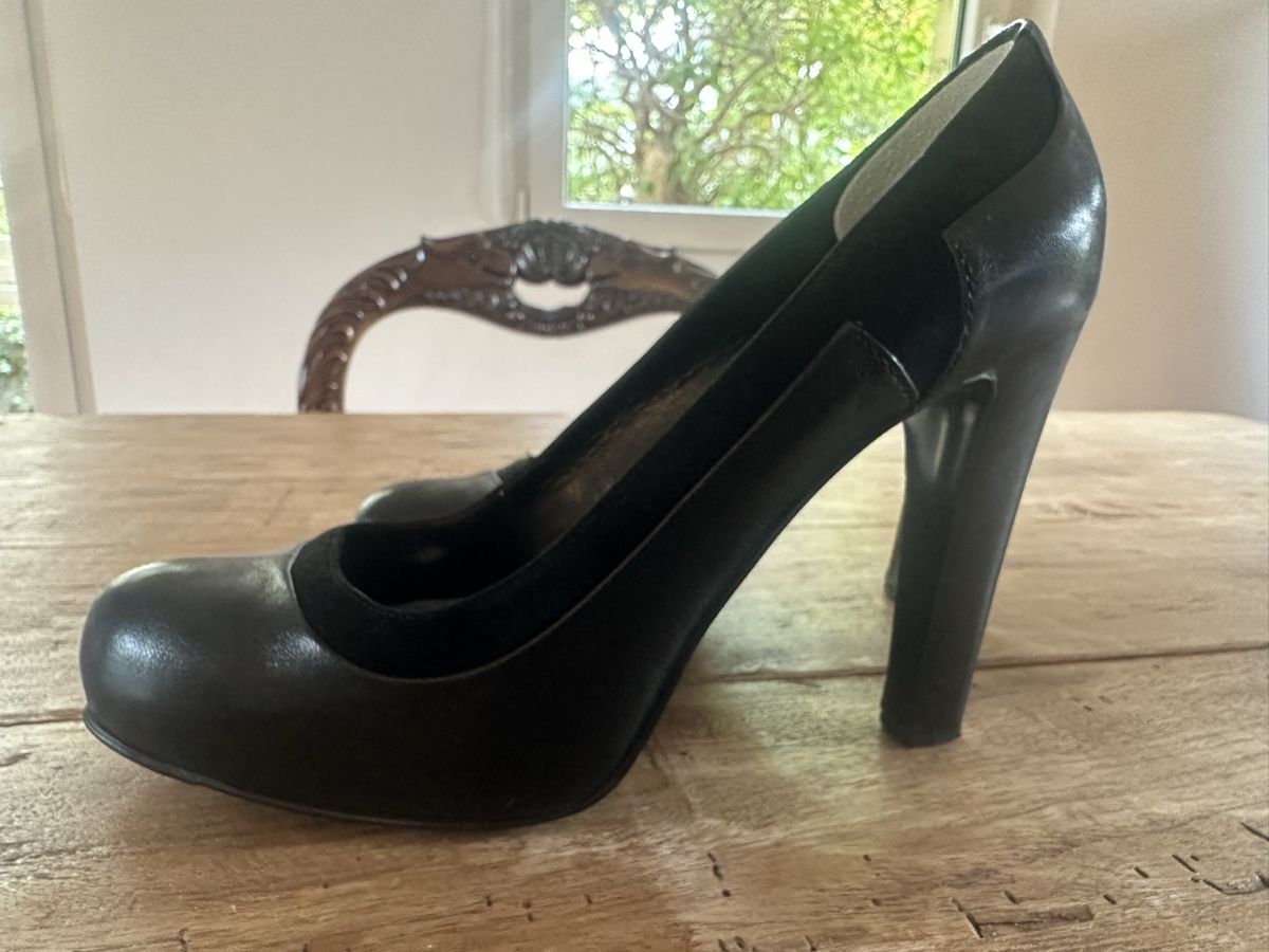 Bally Damenschuhe: Wunderschöne Plateau-Pumps von Bally – Gebraucht aus Schlieren von lha_c6g7