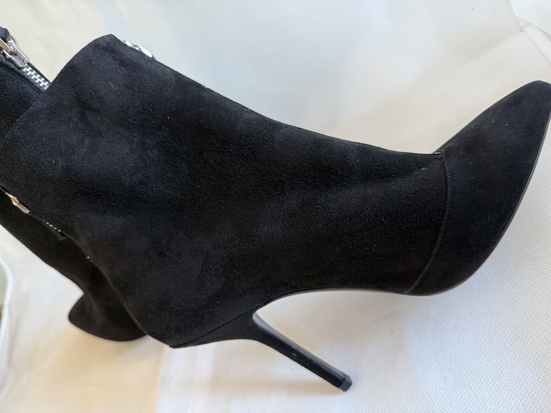 Scarpe da donna: Bottines en daim noir avec deux fermetures éclairs – Usato da Vernier venduto da ley_yqh9 8