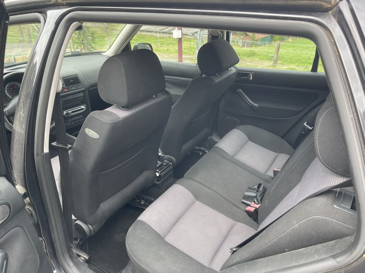 VW Automobili: Golf 1.6 Benzin – Usato da Spiez venduto da bertula 4
