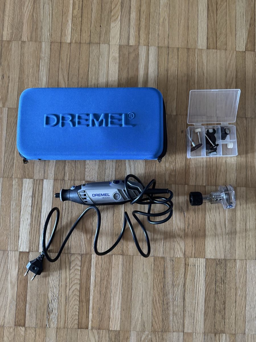 Toutes les machines: Dremel 3000  – D'occasion à Moutier par CaatSerra