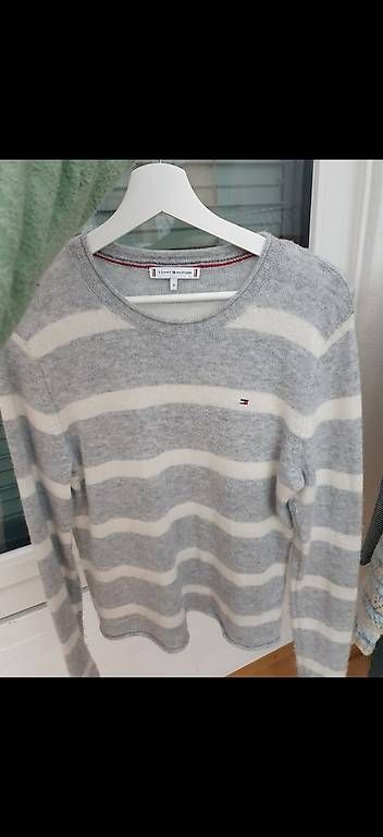 Maglioni & Felpe: Pulli von Tommy Hilfiger Grösse M – Usato da Kiesen venduto da Laura._ 1