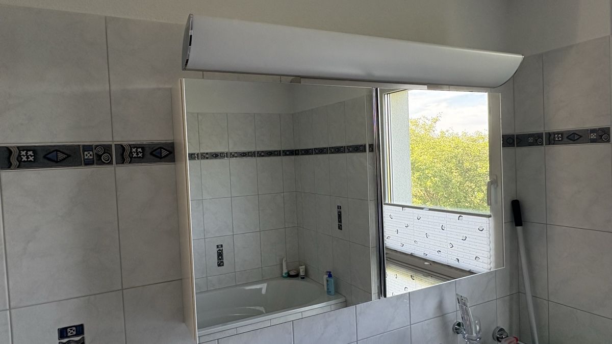 Armadietti a specchio: Doppelspiegelschrank inkl. Lampe – Usato da Henggart venduto da Denver
