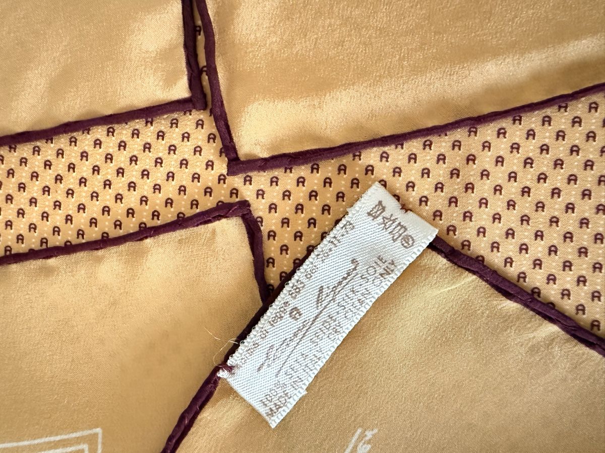 Aigner Foulard & Sciarpe: Vintage Etienne Aigner Silk Scarf – Usato da Zollikerberg venduto da MK-13 2