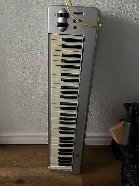 Instruments de musique: Keyboard  – D'occasion à Basel par Eidechse32