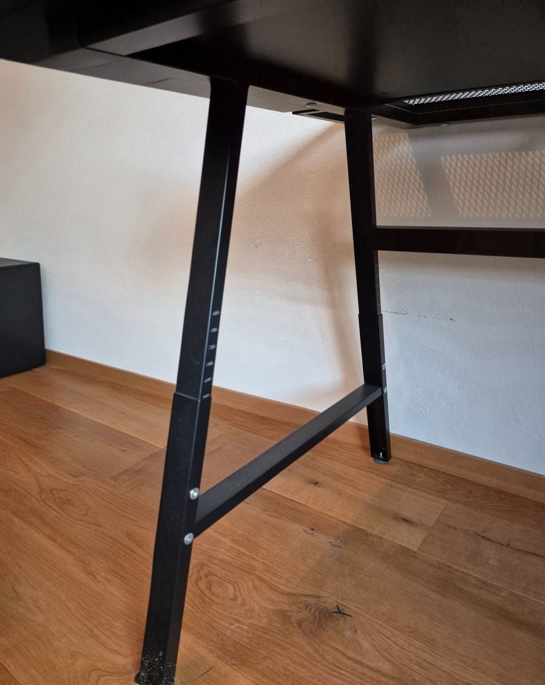 Conforama Bureaux: Scrivania da ufficio/gaming – D'occasion à Riva San Vitale par eli_28v2 2