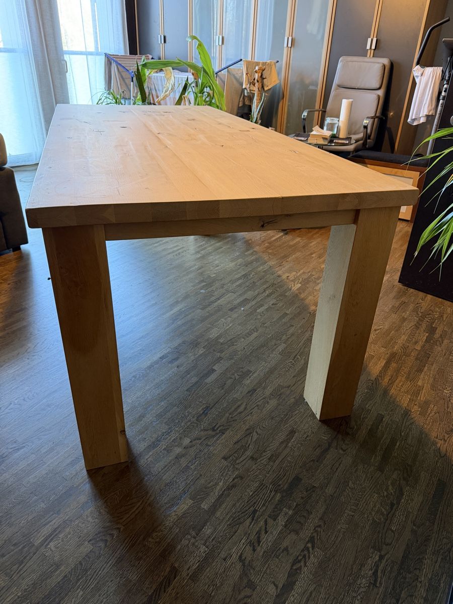 Tavoli: Massivholz Tisch Hellbraun Ess- oder Wohnzimmer 200x90x78cm – Usato da Bönigen venduto da F4IR 1