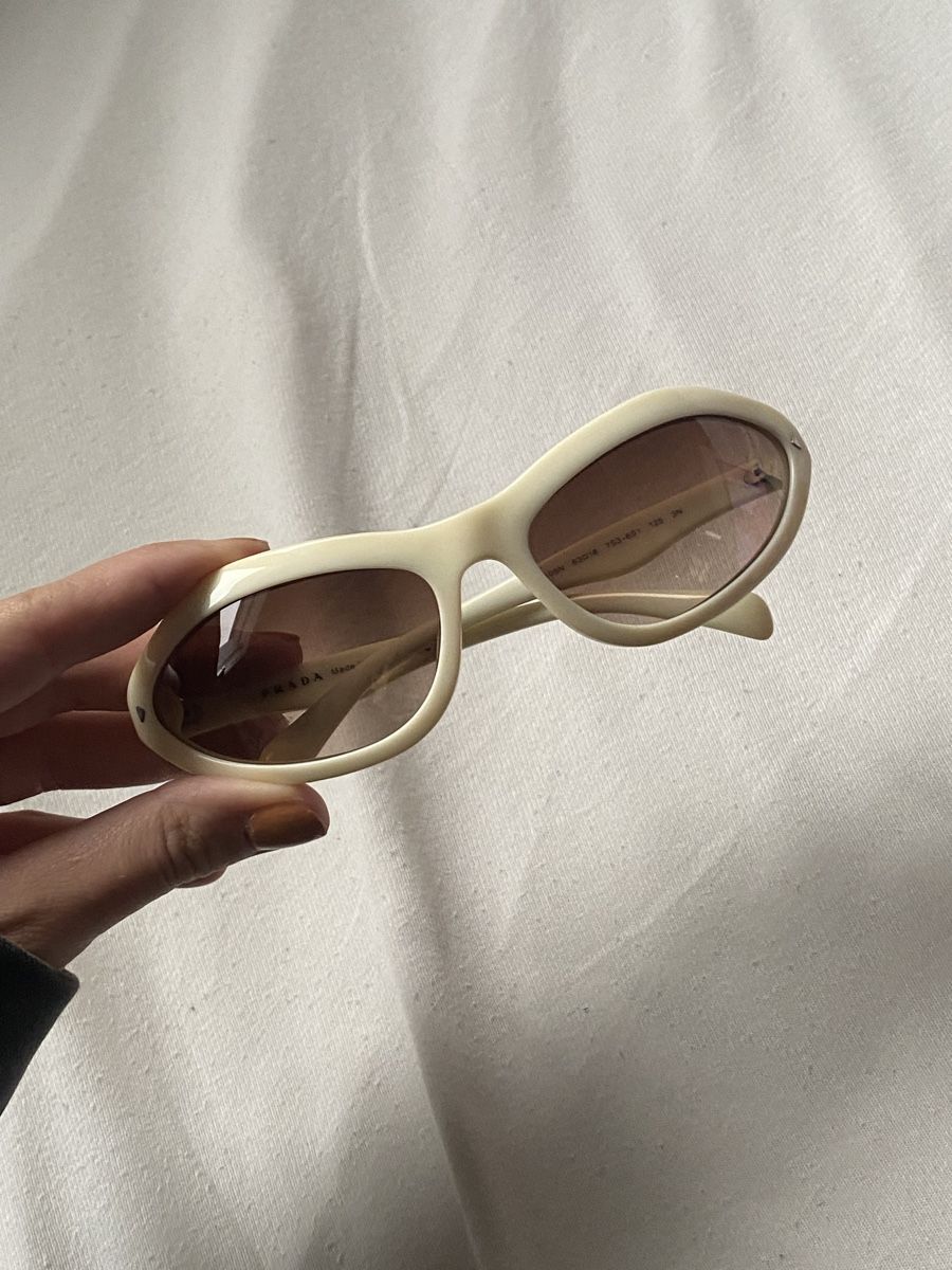 Prada Occhiali & Lenti: Vintage Prada Sunglasses Cream – Usato da Bulle venduto da lalooo 4